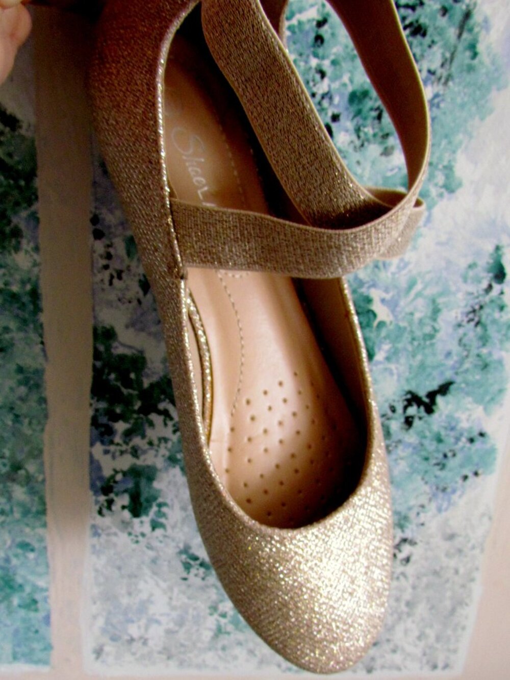 GOLD SHOES, 8 1/2, GLITTER w CRISSCROSS ANKLE STRAPS, SHOELAND FLATS, EUC - Picture 7 of 8